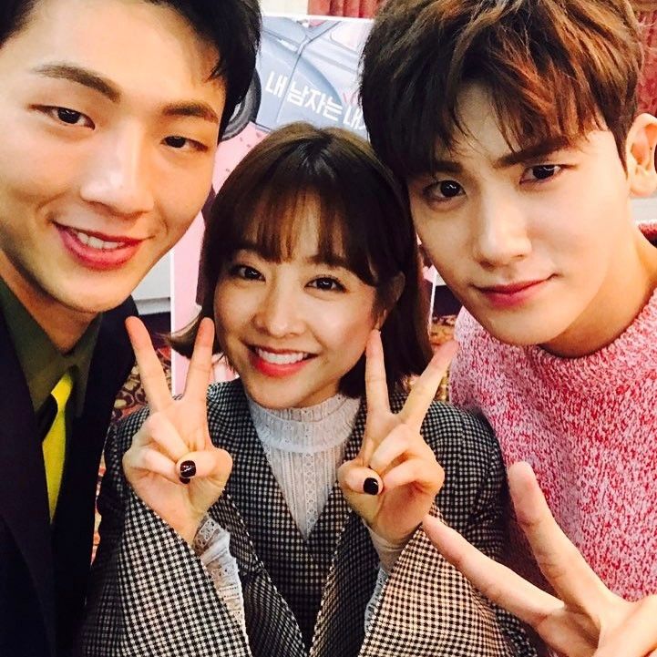 Ada Song Hye Kyo! 9 Aktris Drama Korea Teman Dekat Park Hyung Sik