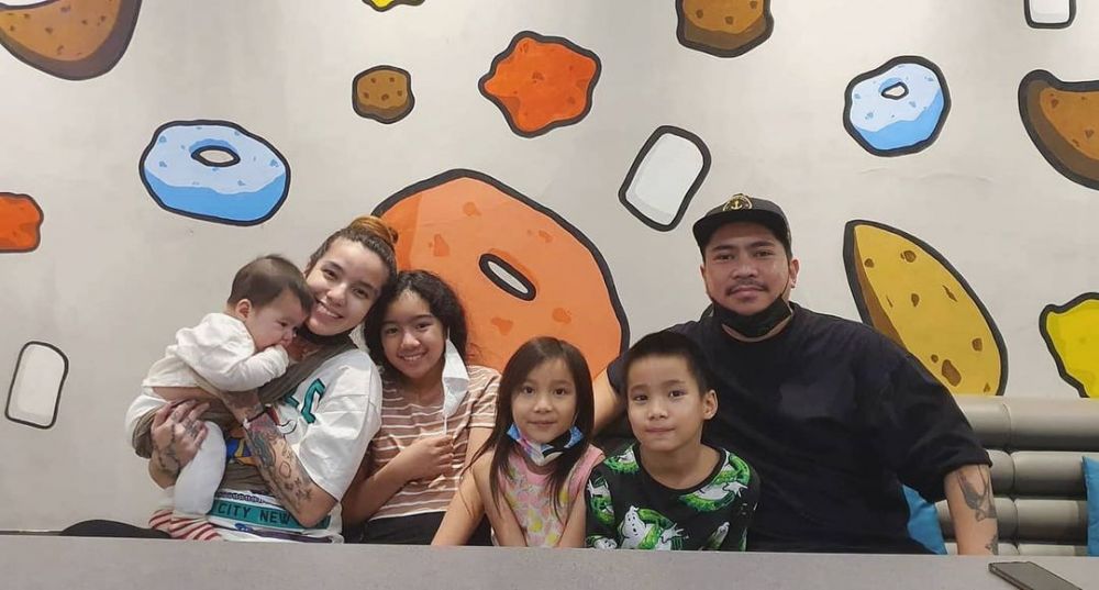 10 Artis Punya Banyak Anak, tapi dari Suami Berbeda