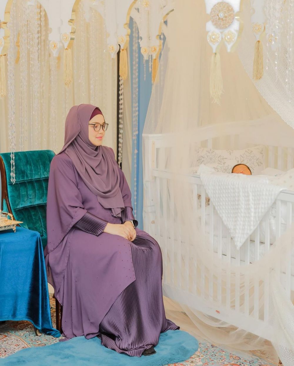 Lahiran Anak Kedua, 10 Potret Siti Nurhaliza Momong Baby Afwa