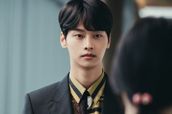 9 Potret Karakter N VIXX yang Jadi Pewaris Takhta di Drama Korea Mine