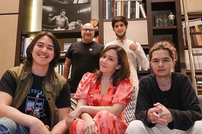 9 Artis Indonesia Punya Ayah Tiri, Sang Ibu Menikah Lagi