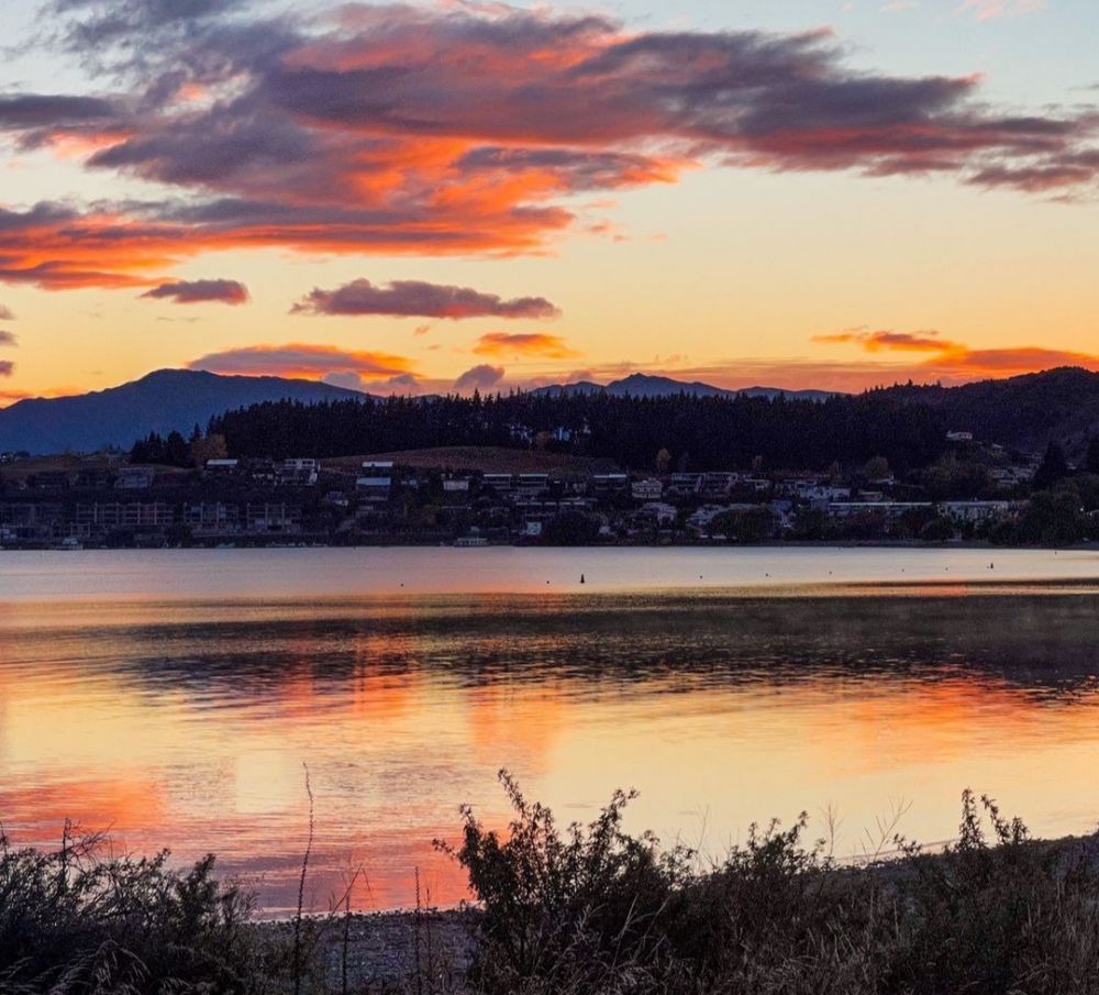 9 Pesona Danau Wanaka yang Disebut Tempat Terindah di Selandia Baru  