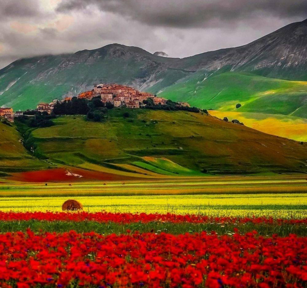 9 Pesona Castelluccio di Norcia, Destinasi Wisata yang Bikin Takjub