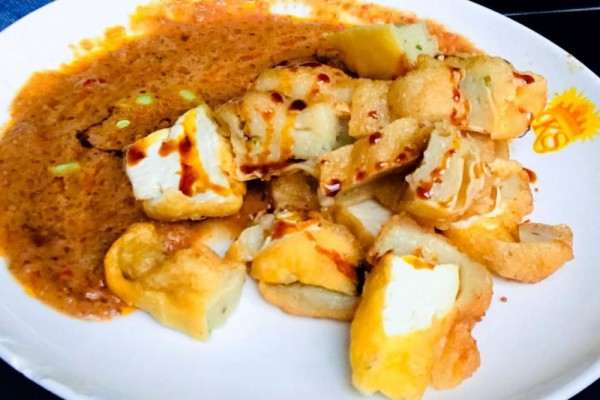 10 Kuliner Siram Saus Kacang, Enak Disajikan pas Libur Lebaran