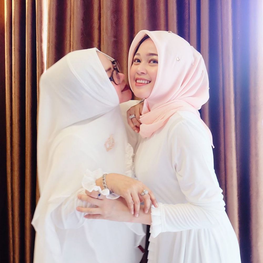 Beranjak Dewasa, 10 Pesona Memukau Cecillia Gina Putri Limbad