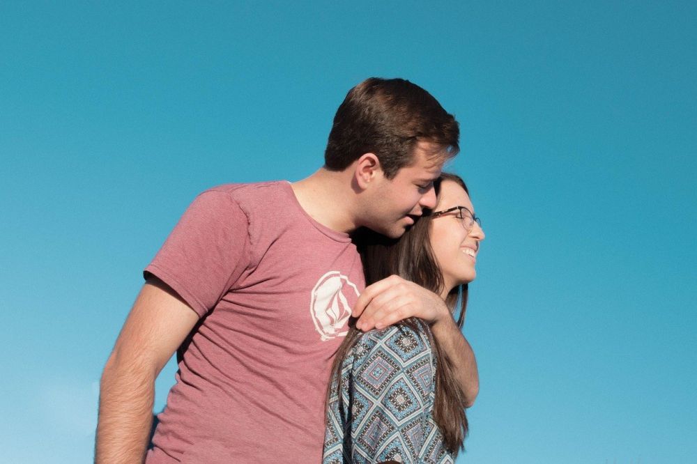 5 Pentingnya Kepercayaan Diri saat Cari Pasangan, Yuk Berani