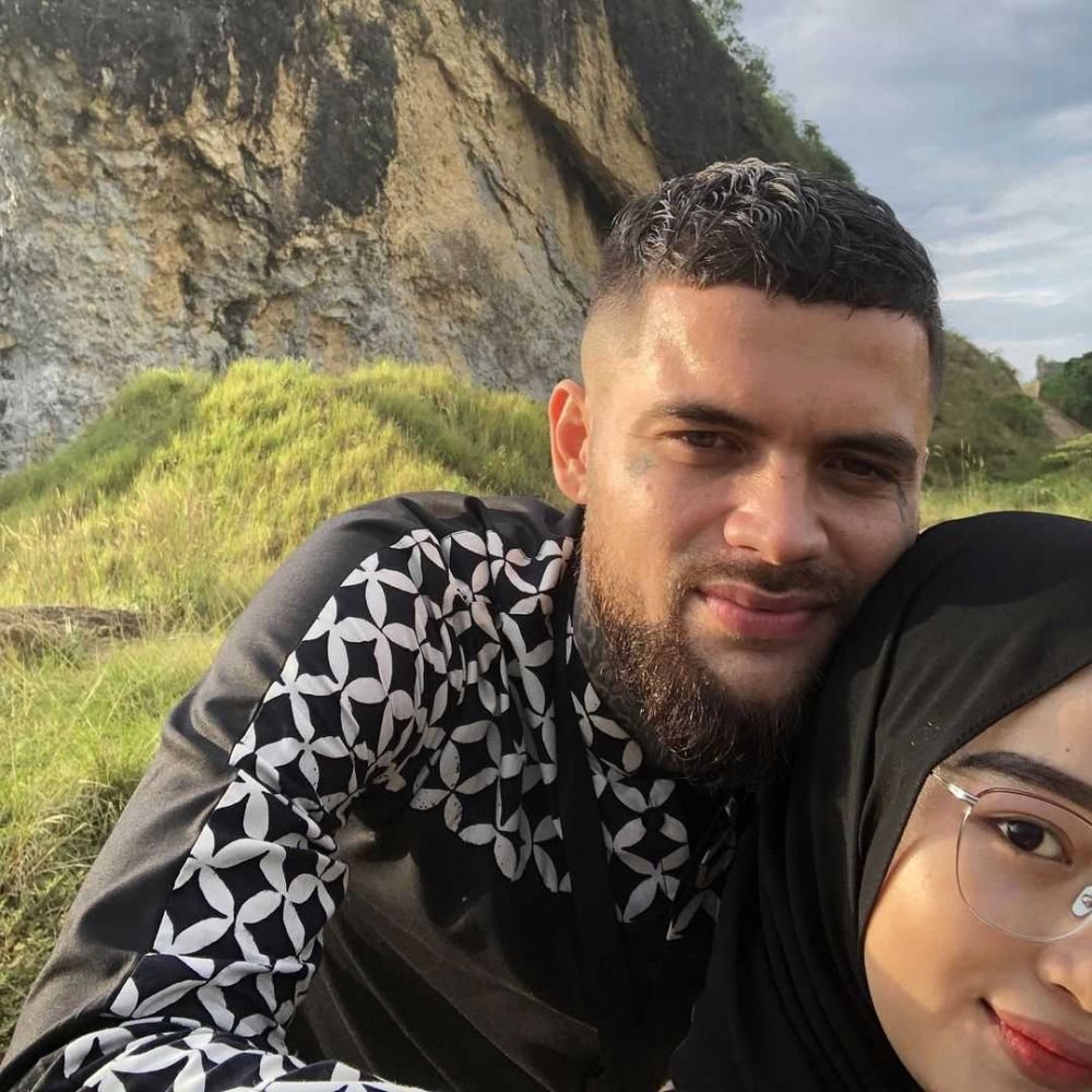 Jarang Disorot, 10 Potret Pesepak Bola Diego Michiels dan Keluarga