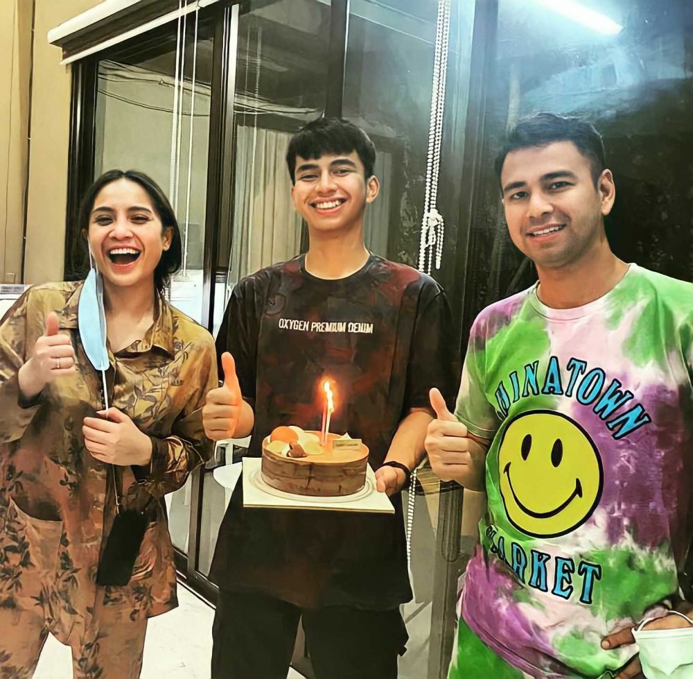 10 Potret Akrab Nagita Slavina dan Dimas Ahmad, Bak Saudara Kandung