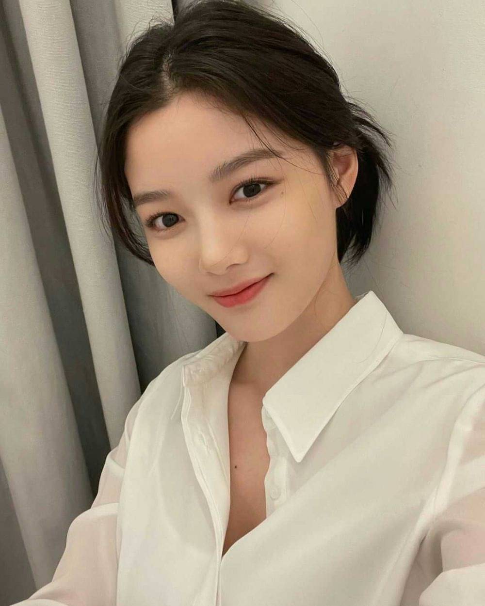 Comeback Layar Lebar, 10 Potret Memesona Kim Yoo Jung