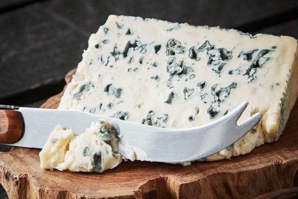 5 Sajian Lezat Berbahan Blue Cheese, Pilihan Keju yang Tak Biasa!