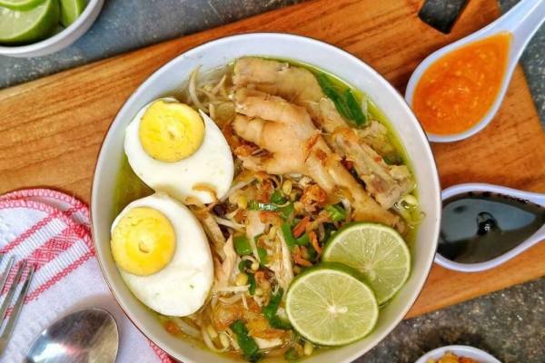 10 Alasan Mengapa Soto Ceker Ayam Sangat Memikat Hati