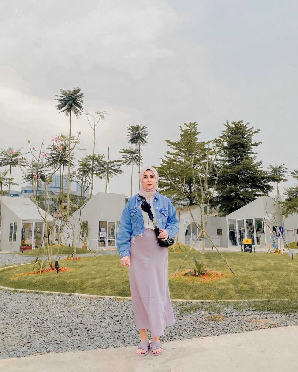 10 Ide Outfit Hijab Pakai Outer ala Kesha Ratuliu, Gaya Kekinian!