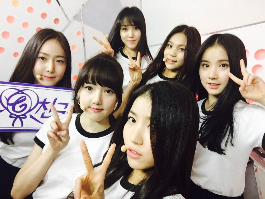 12 Momen Kedekatan Member GFRIEND di Awal Debut