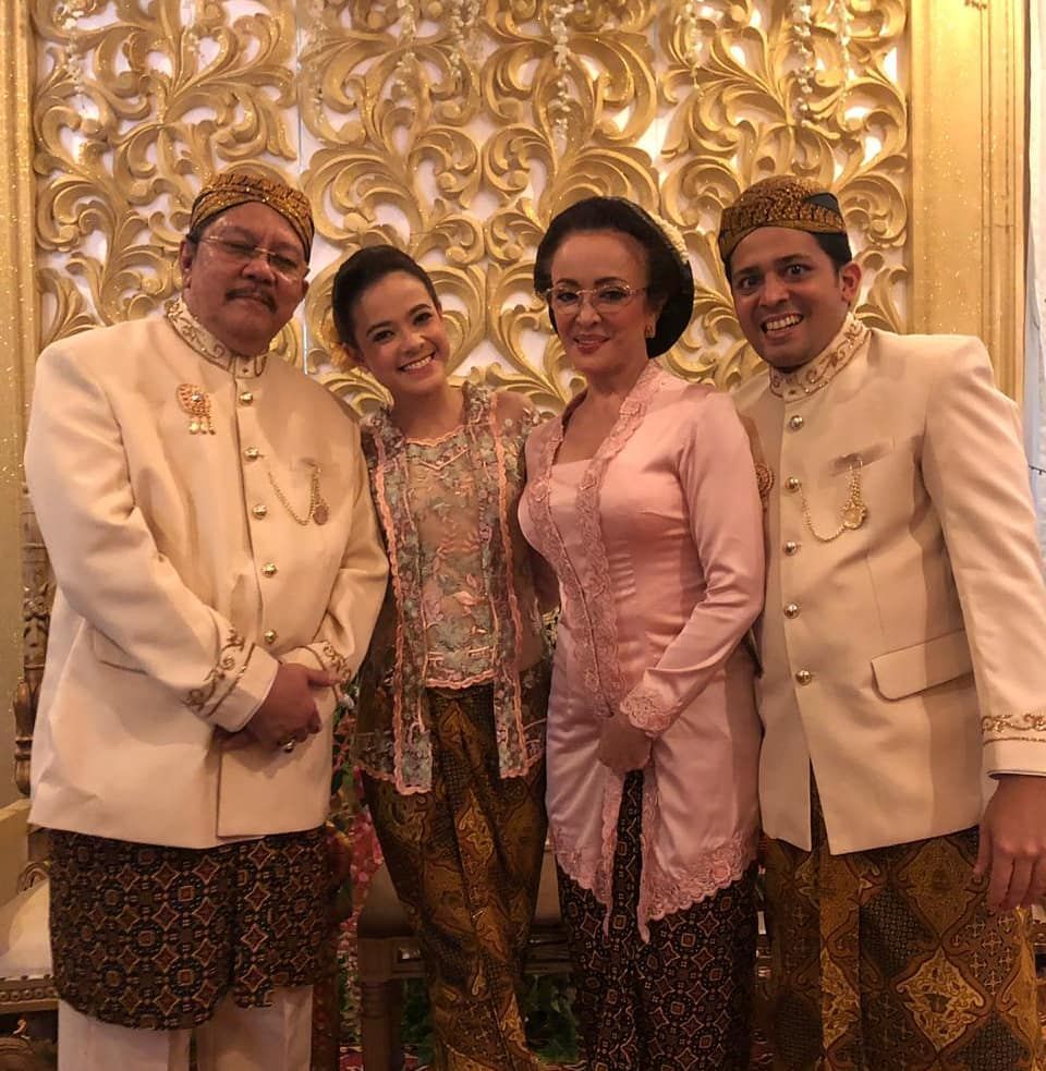 10 Artis Nikah dengan Nonseleb, Ada yang Bersama hingga 50 Tahun