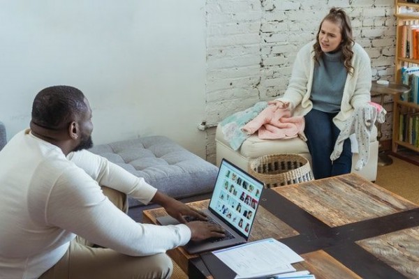 5 Alasan Logis Sering Minta Break Saat Pacaran Gak Dianjurkan