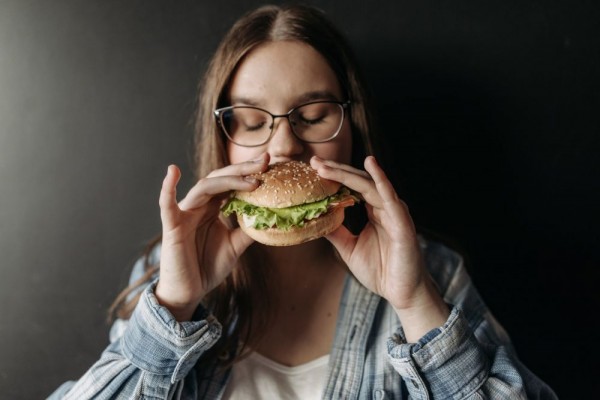 Dari Obesitas hingga Depresi, Berikut Dampak Fast Food Bagi Tubuh