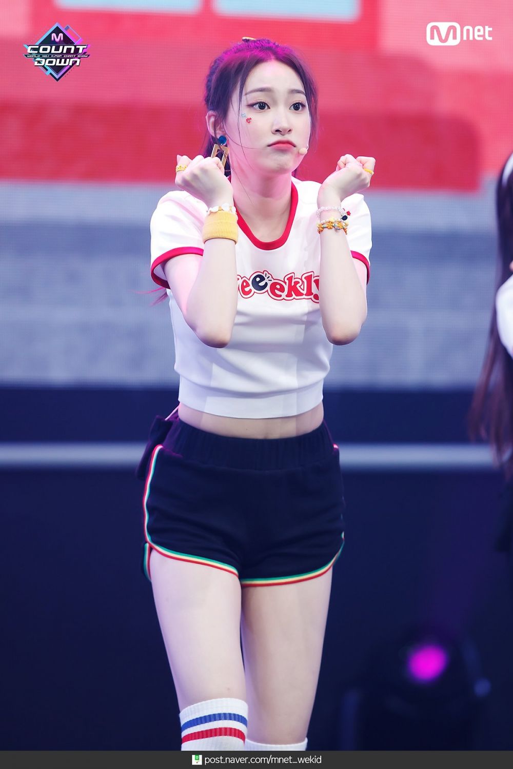 Genap 16 Tahun, 13 Potret Zoa Weeekly di Atas Panggung