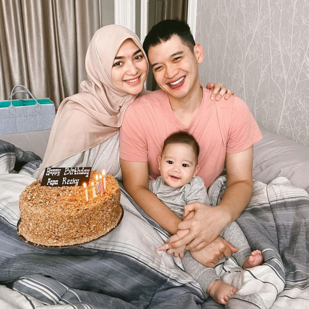 Sadar Kamera, 10 Potret Imut dan Menggemaskan Baby Athar