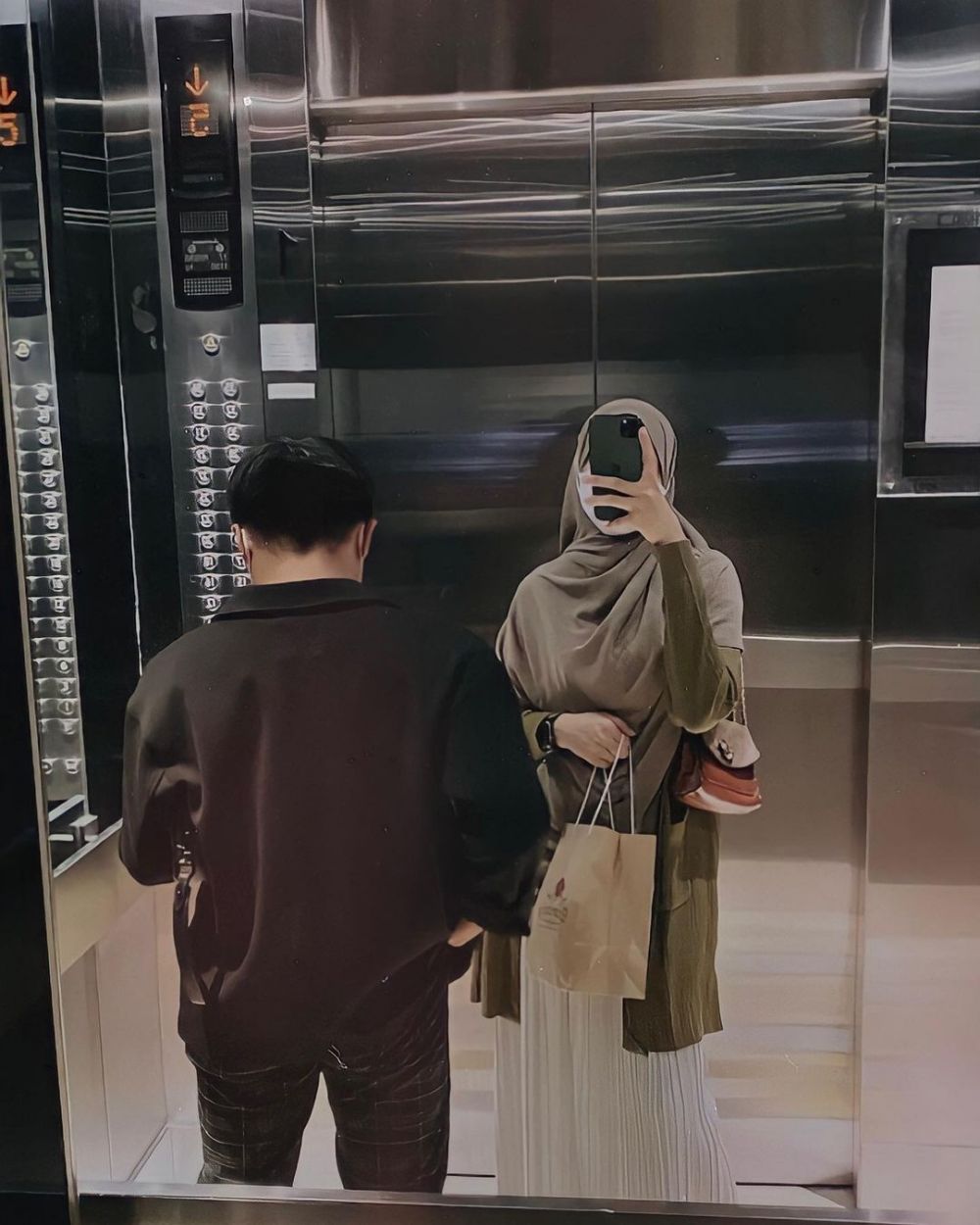 10 Potret Bahagia Taqy Malik dan Istri di Bulan ke-7 Pernikahan