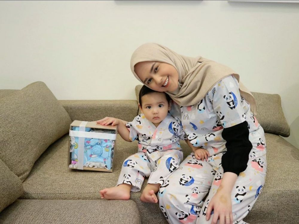 Mama Muda Hits, 10 Potret Cut Meyriska Kian Keibuan di Usia 28 Tahun