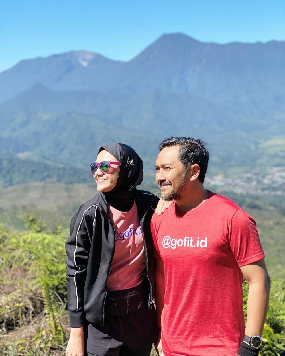 Sehat Bareng, 10 Momen Zee Zee Shahab dan Prabu Revolusi Berolahraga