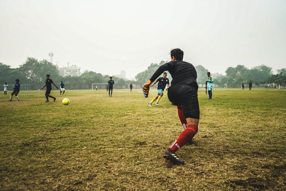 6 Suka Duka Menjadi Penggemar Sepak Bola, Fans Bola Pasti Paham!