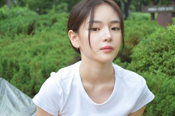 9 Potret Cha Joo Young Model yang Mirip Han So Hee