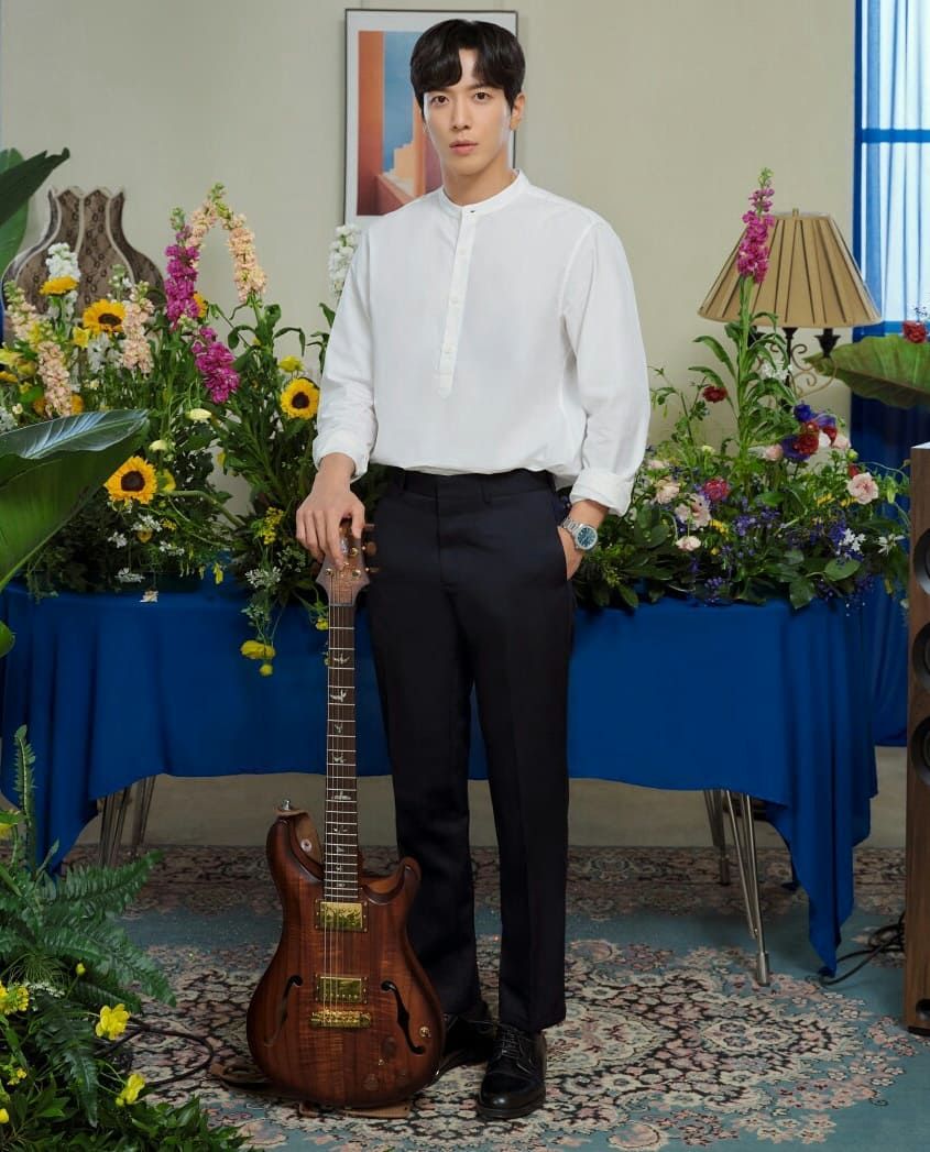 10 Potret Jung Yong Hwa yang Genap Berusia 32 Tahun