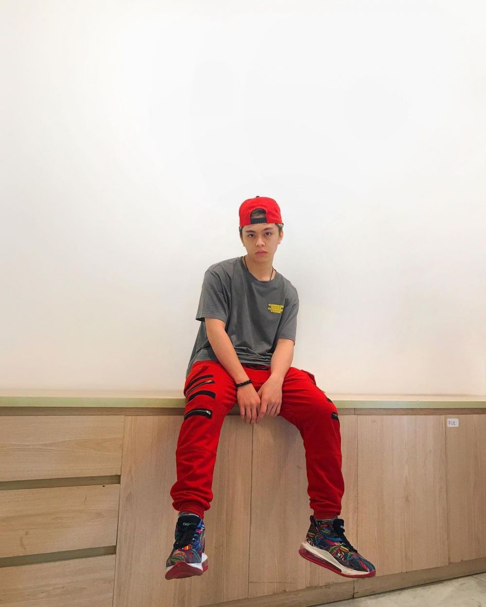 Jelang Comeback, 10 Potret Kece Fenly UN1TY yang Multitalent