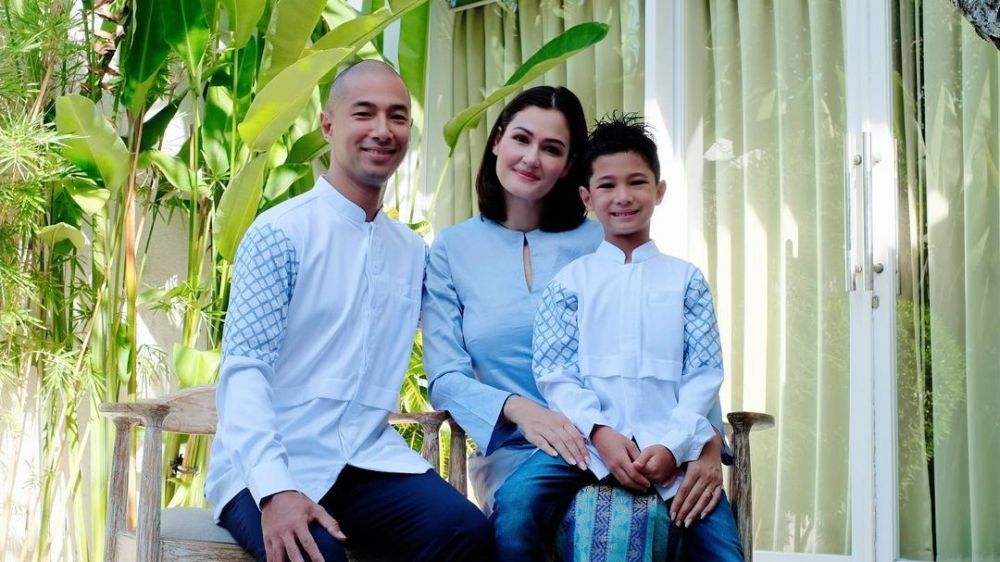 10 Potret Harmonis Keluarga Marcell Siahaan dan Rima Jauh dari Gosip