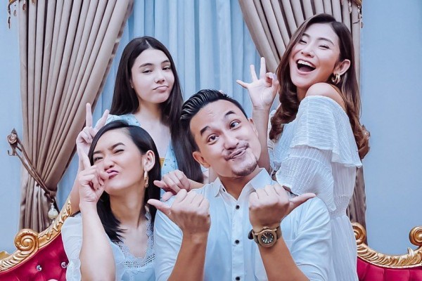10 Potret Kompak Lea Ciarachel dan Pemain Suara Hati Istri: Zahra