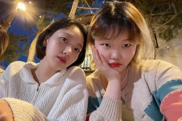 12 Adu Pesona Kim Go Eun dan Suhyun AKMU