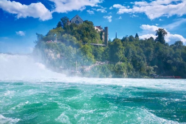 7 Wisata Alam dengan Pemandangan Paling Menakjubkan di Swiss