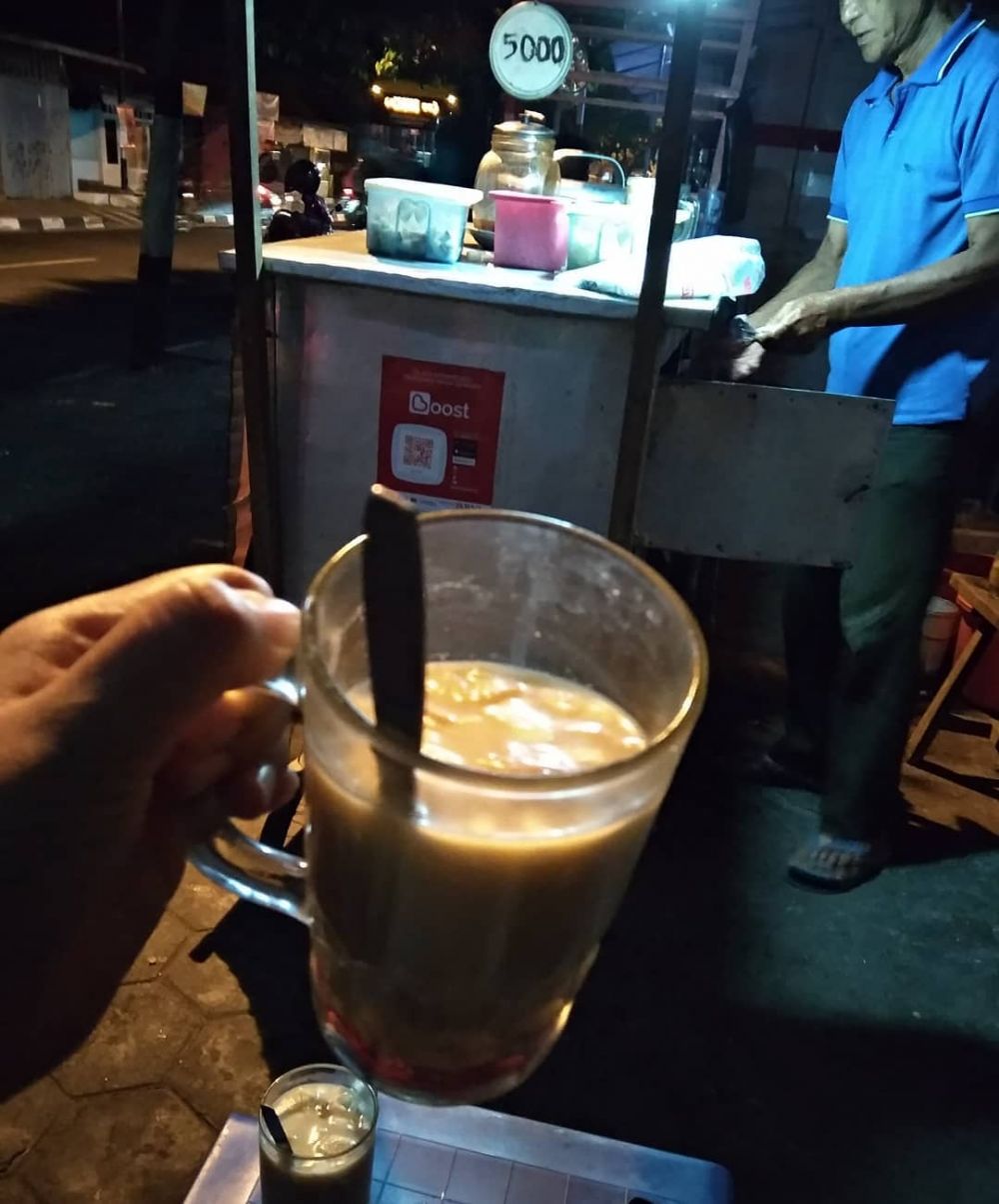 5 Tempat Wedangan di Yogyakarta yang Asyik Dikunjungi Malam Hari 