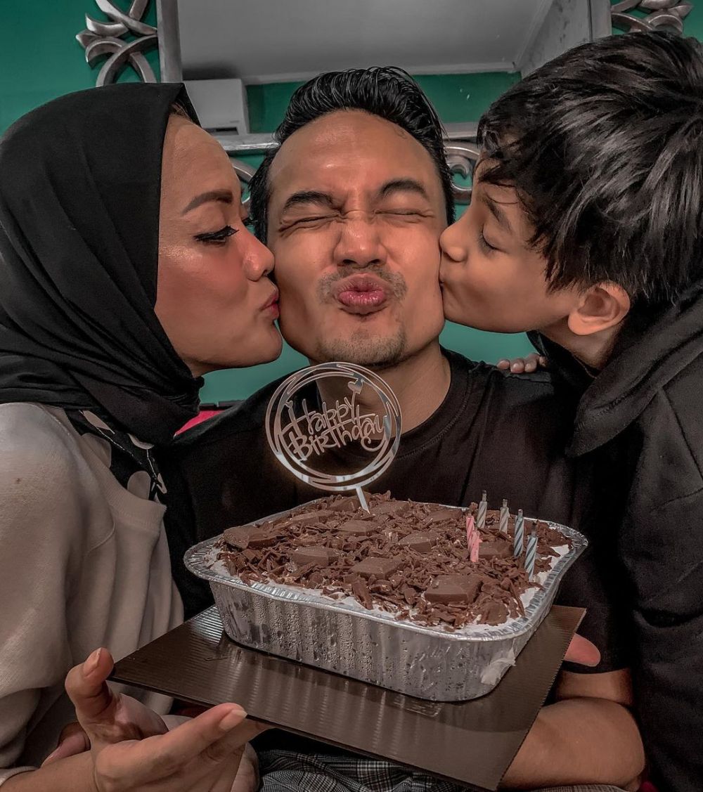 10 Potret Intim Panji Saputra dan Istri Asli, di Sinetron Poligami!