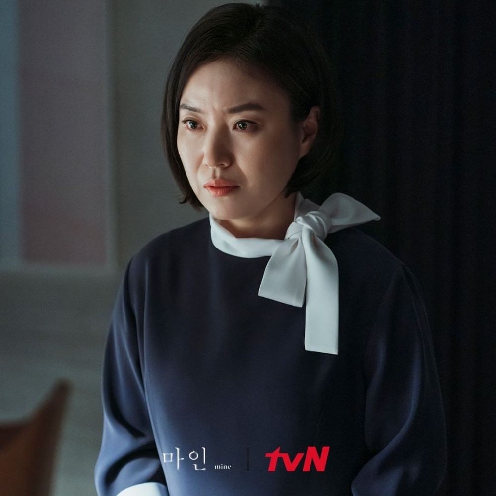 9 Potret Park Sung Yeon, Kepala Pelayan di Drama Mine