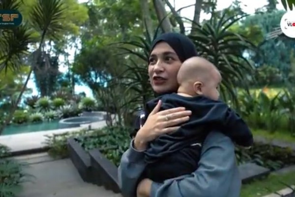 Ponakan Tersayang, 10 Potret Shireen Sungkar Bareng Baby Ukkasya