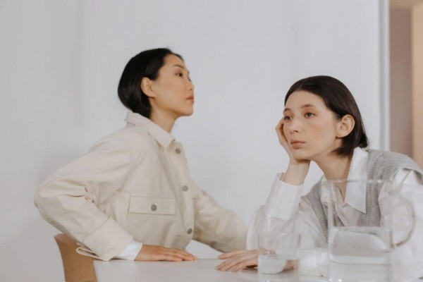 5 Ciri Orang yang Suka Playing Victim, Cek Lingkaran Pertemananmu!