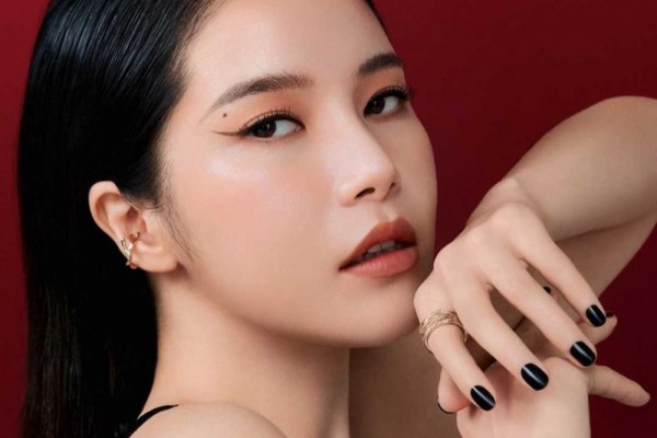 9 Potret Close Up Solar MAMAMOO yang Memukau, Bikin Jatuh Hati