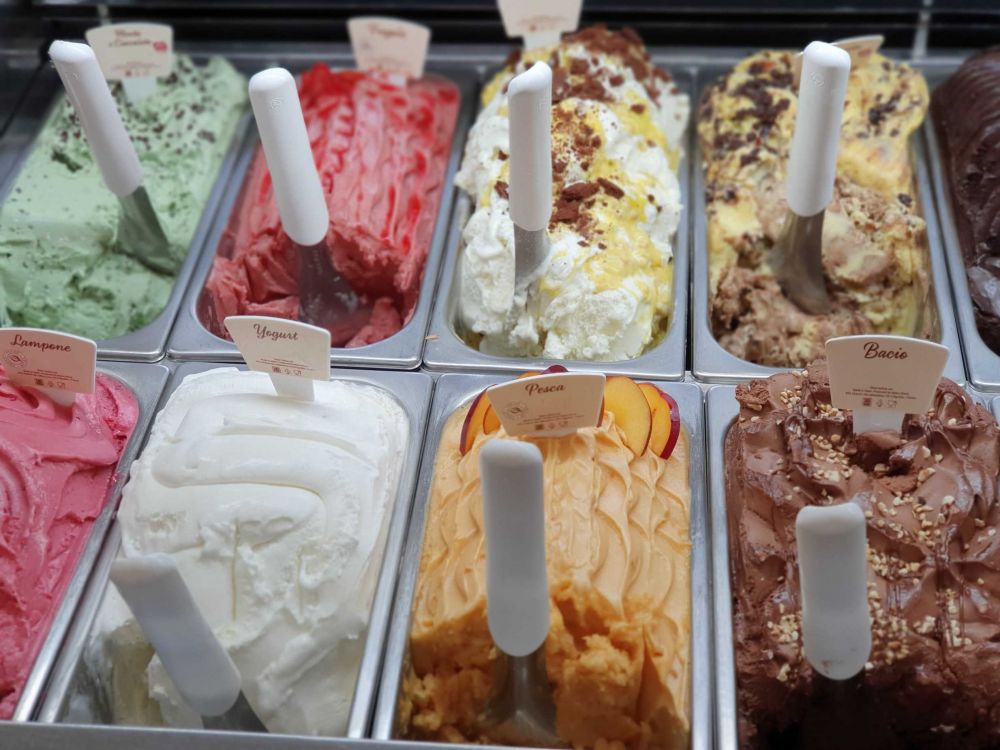 6 Risiko Kesehatan akibat Makan Es Krim Berlebihan, Bahaya!