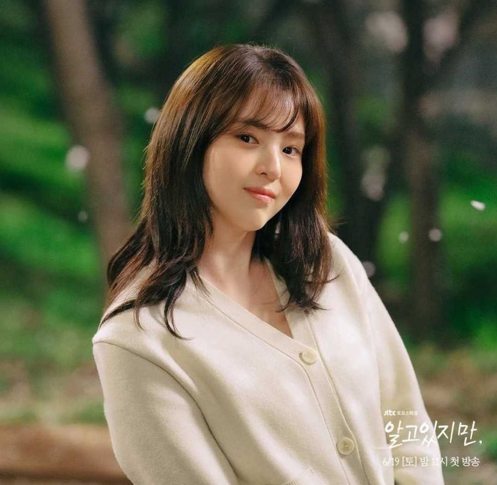 10 Potret Han So Hee Jadi Wanita Polos Di Drama Nevertheless