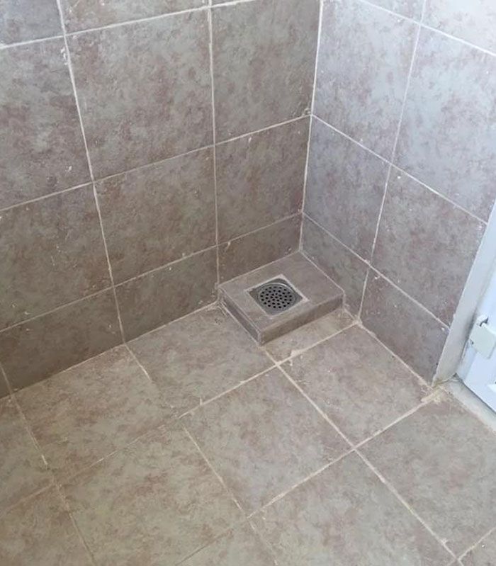 Bentuknya Bikin Ngakak! 10 Potret Desain Kamar Mandi Paling Aneh