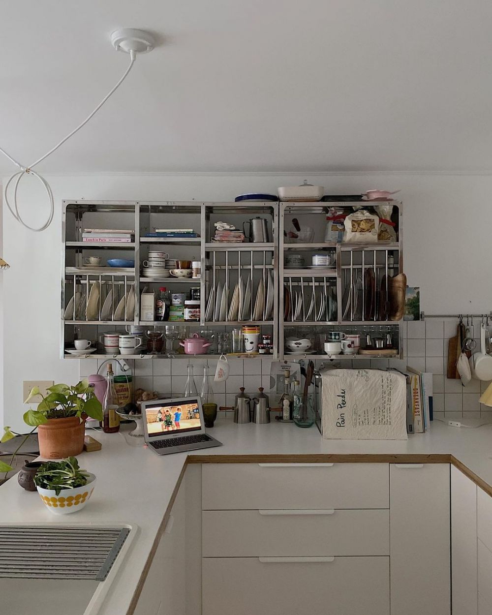10 Rak Dapur Minimalis Untuk Isi Rumah Baru