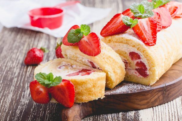 Ide Kreasi Roti Gulung Isi Buah dan Krim