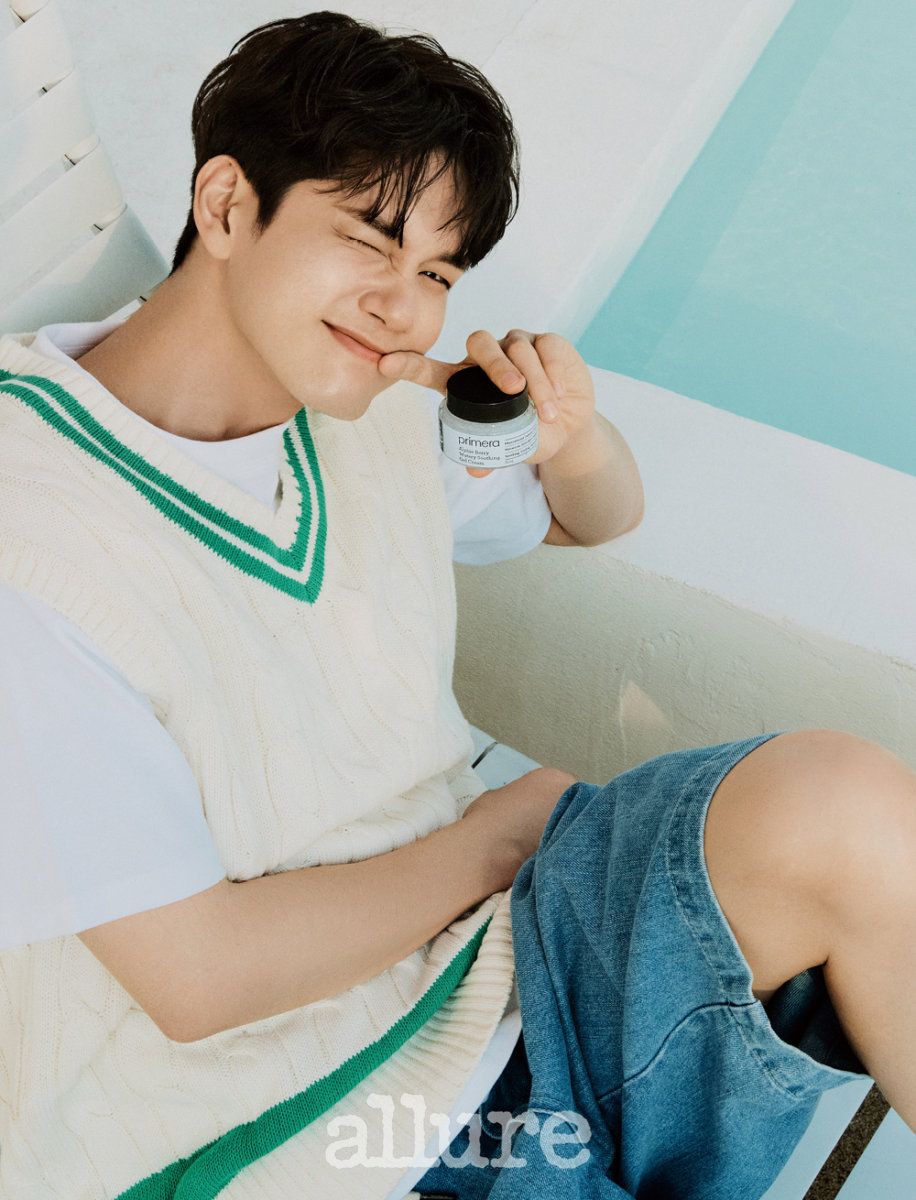 9 Potret Ong Seong Wu, Tampil Ceria di Allure Korea