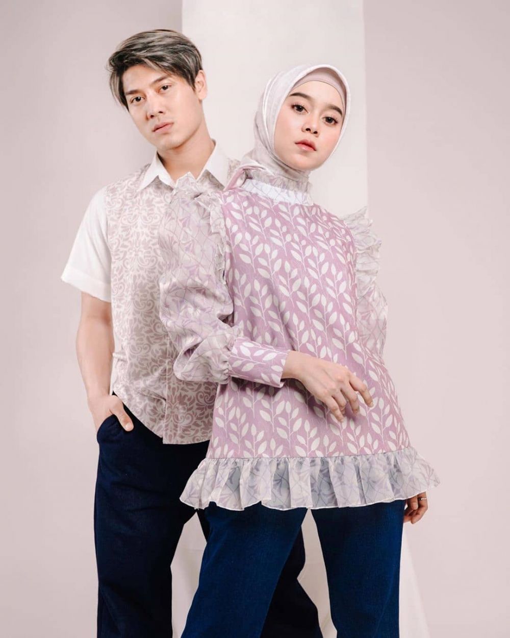 10 Gaya Pemotretan Mesra Lesty-Rizky Berbagai Tema, Calon Pengantin