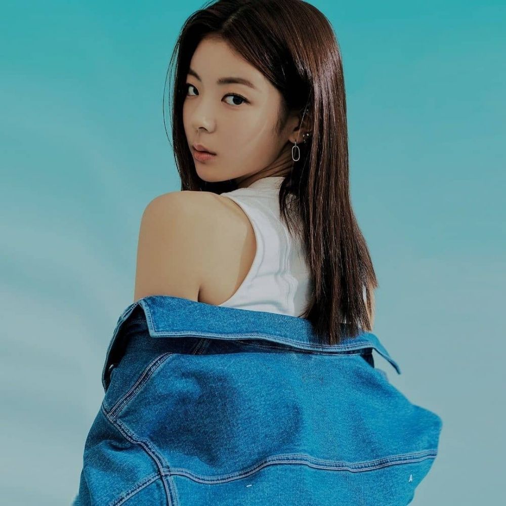 10 Visual Paripurna Lia Itzy Dengan Tatapan Tajam 1408