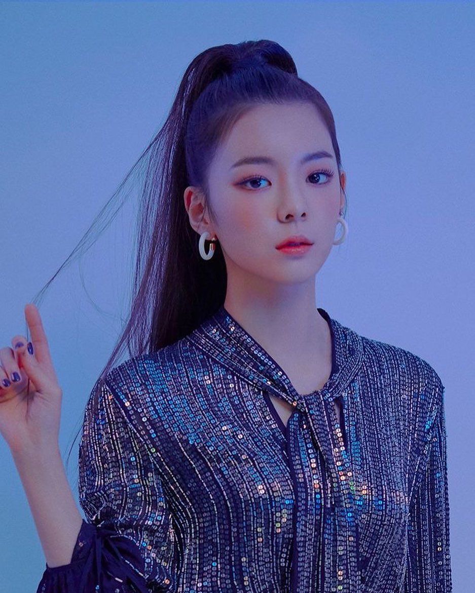 10 Visual Paripurna Lia Itzy Dengan Tatapan Tajam 7676