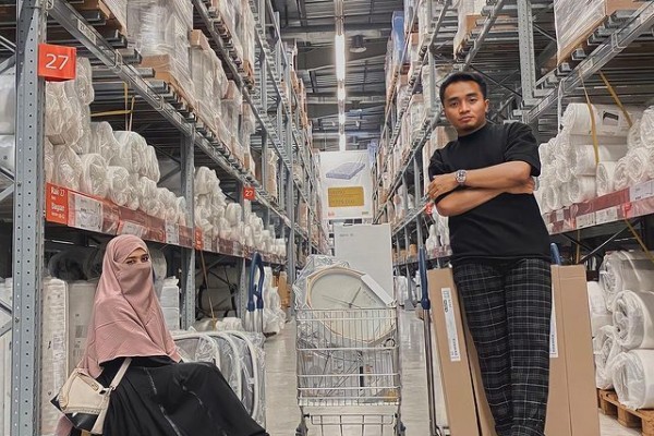 10 Seleb Lebih Dulu Menikah Kembali dari sang Mantan Pasangan