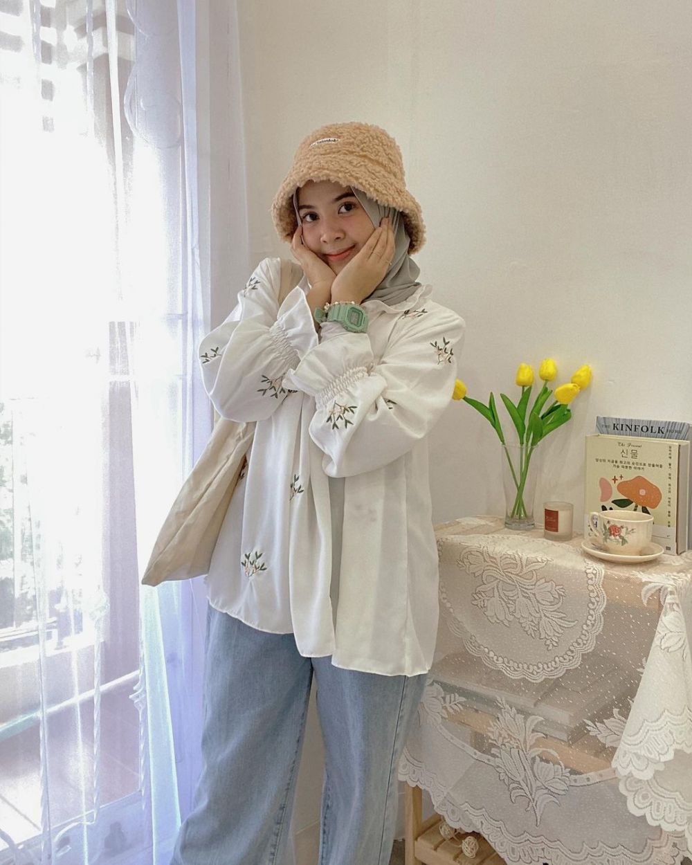 10 Gaya OOTD Hijab Korean Style ala Lida Lubis, Gampang Ditiru